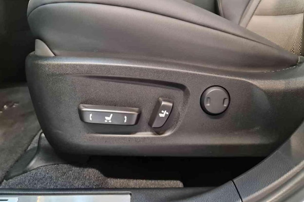 Vehicle image 14 Vehicle image 14