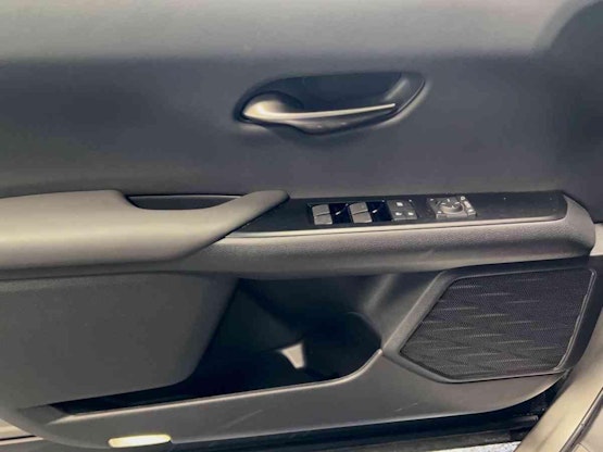 Vehicle image 11 Vehicle image 11