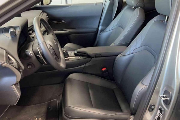 Vehicle image 8 Vehicle image 8