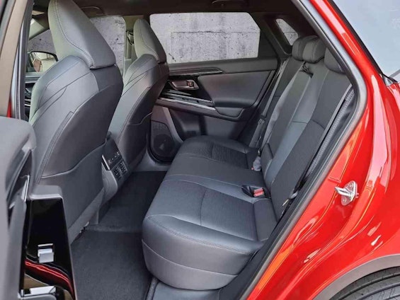 Vehicle image 16 Vehicle image 16