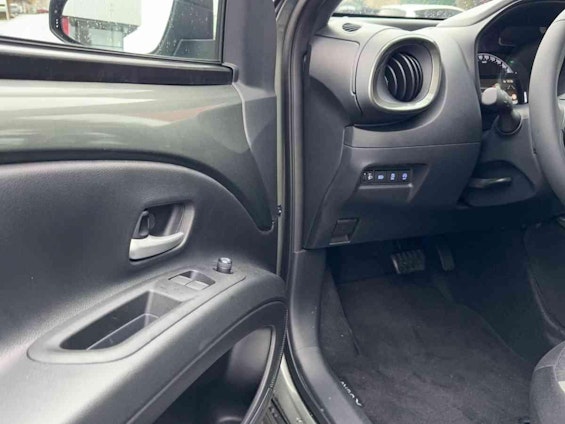 Vehicle image 11 Vehicle image 11