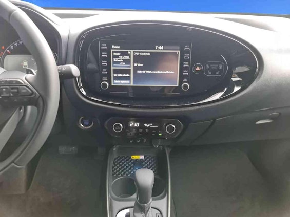 Vehicle image 13 Vehicle image 13