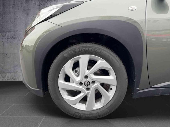 Vehicle image 15 Vehicle image 15