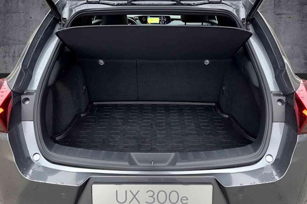 Vehicle image 16 Vehicle image 16