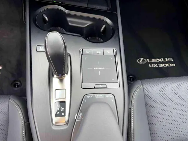 Lexus UX 300e Excellence elektrisch 54.3 kWh