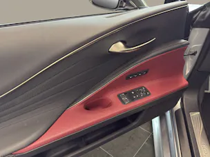 Lexus LC Cabriolet 500 Hokkaido
