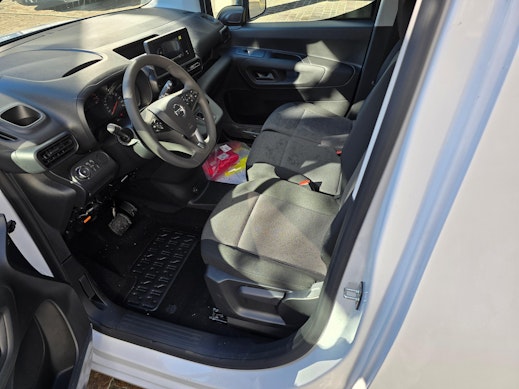OPEL Combo-e Cargo 2.4 t Electric 3