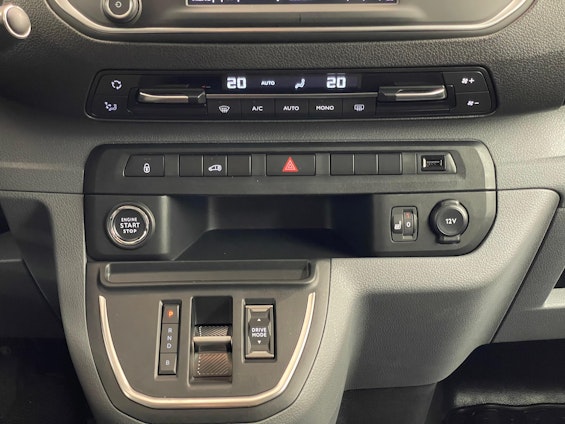 Vehicle image 10 Vehicle image 10