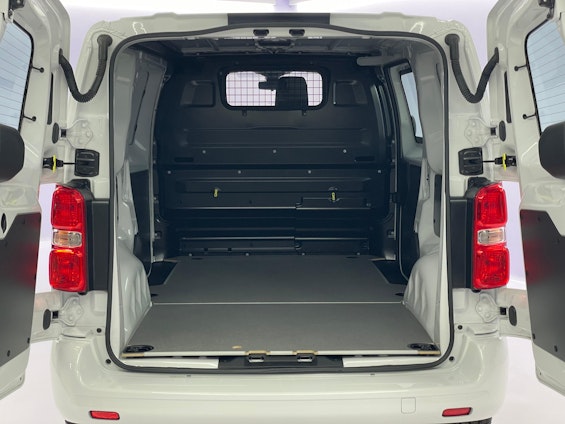 Vehicle image 13 Vehicle image 13