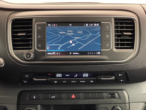 Vehicle image 9 Vehicle image 9