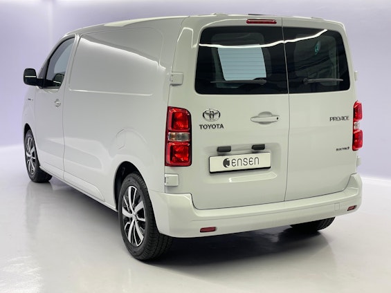 Vehicle image 4 Vehicle image 4