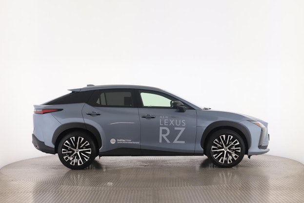 Vehicle image 17 Vehicle image 17