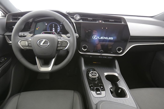 Vehicle image 4 Vehicle image 4