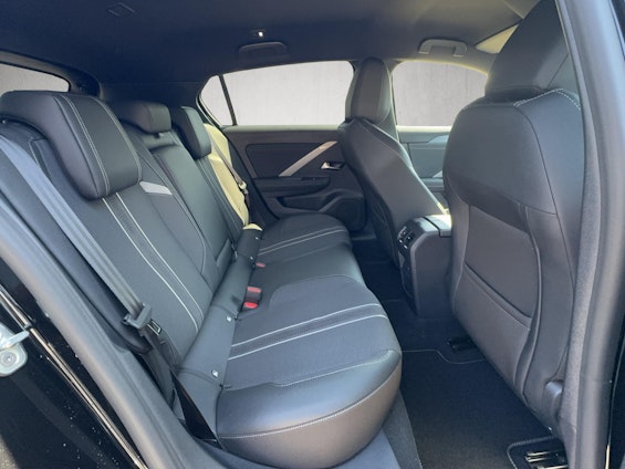 Vehicle image 11 Vehicle image 11