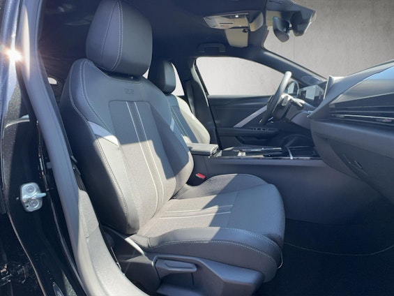 Vehicle image 12 Vehicle image 12