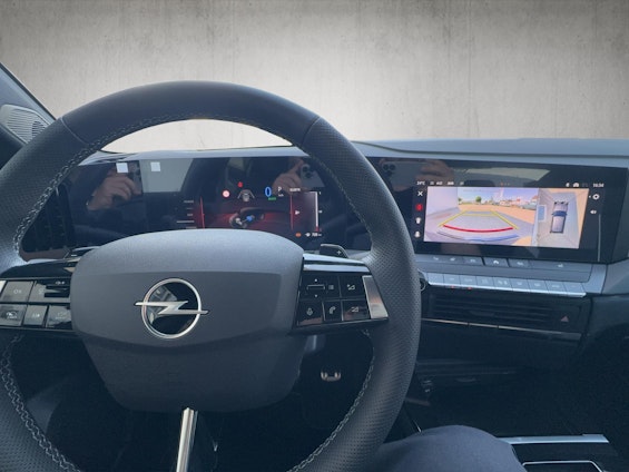 Vehicle image 14 Vehicle image 14