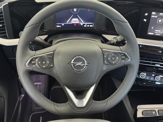 Vehicle image 13 Vehicle image 13