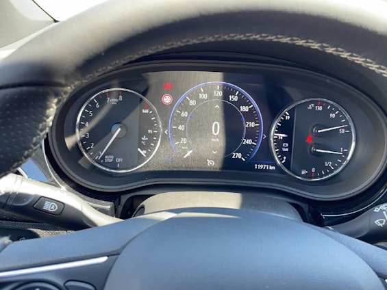 Vehicle image 16 Vehicle image 16