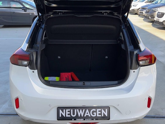 Vehicle image 9 Vehicle image 9