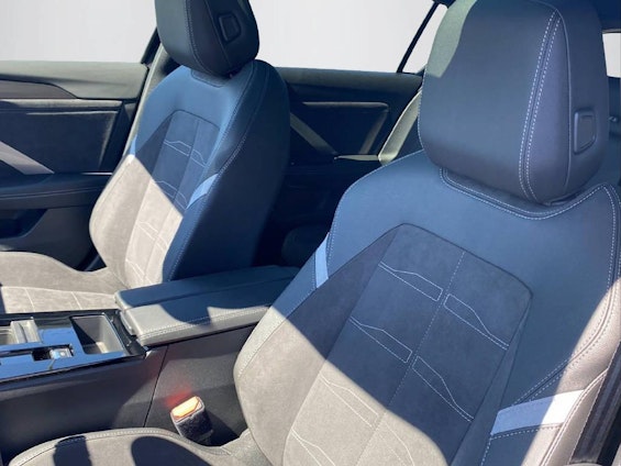 Vehicle image 5 Vehicle image 5