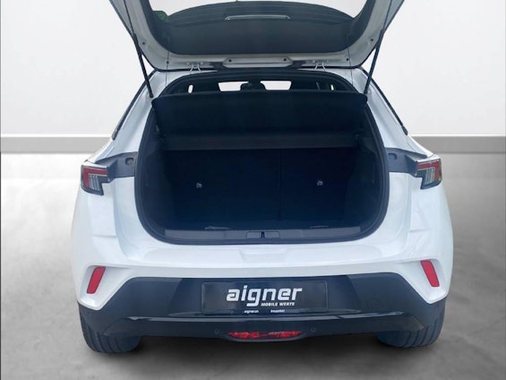 Vehicle image 14 Vehicle image 14