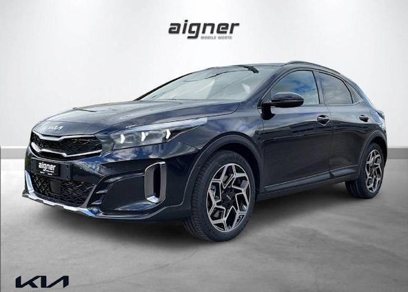 First vehicle image First vehicle image