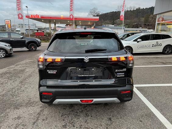 Vehicle image 15