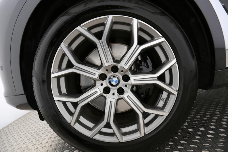 Vehicle image BMW X7