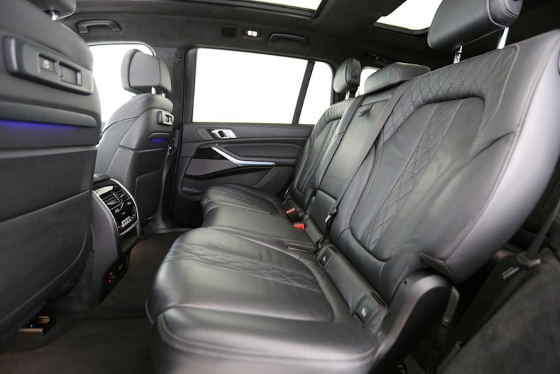 Vehicle image BMW X7