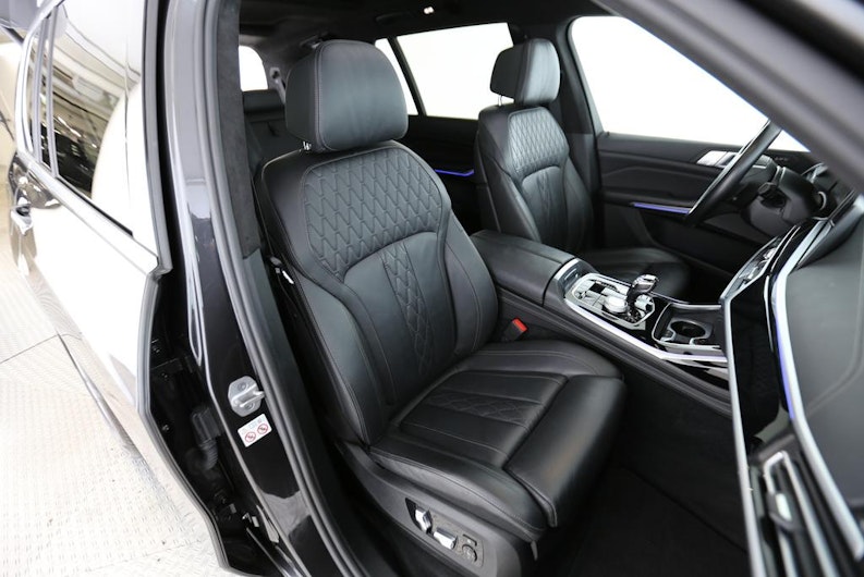 Vehicle image BMW X7