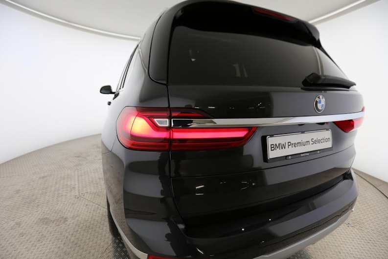 Vehicle image BMW X7