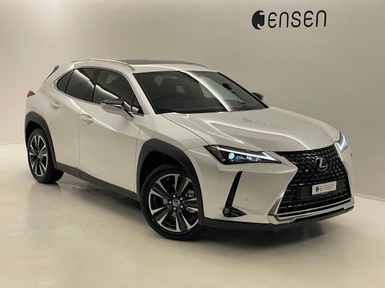 First vehicle image