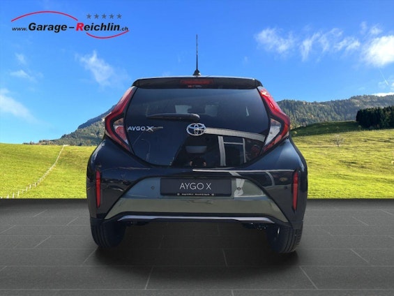 Vehicle image 3 Vehicle image 3