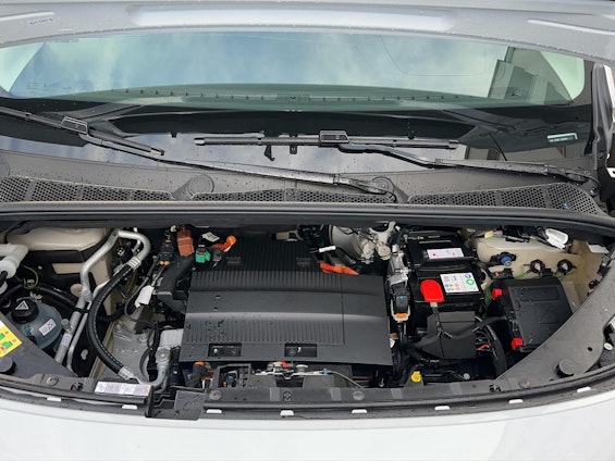 Vehicle image 17 Vehicle image 17