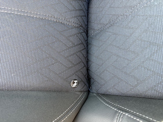 Vehicle image 15 Vehicle image 15