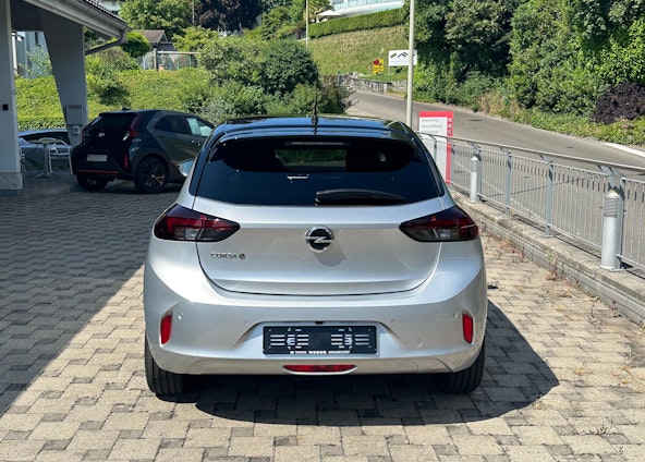 Vehicle image 4 Vehicle image 4