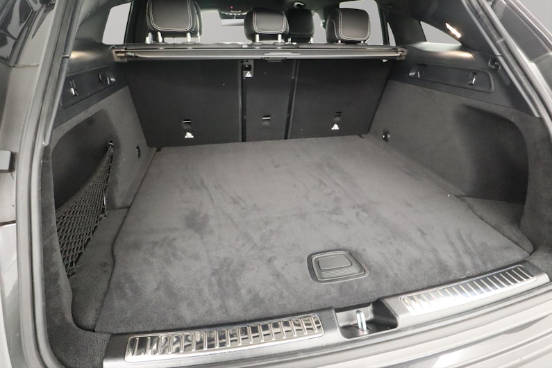 Vehicle image MERCEDES-BENZ EQC 400