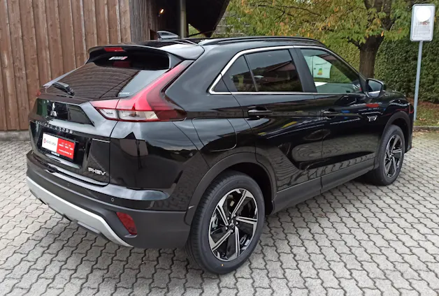 Mitsubishi Eclipse Cross 2.4 PHEV Style Business 4x4