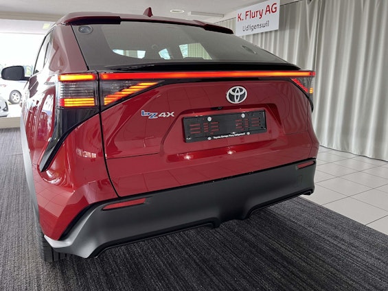 Vehicle image 12 Vehicle image 12