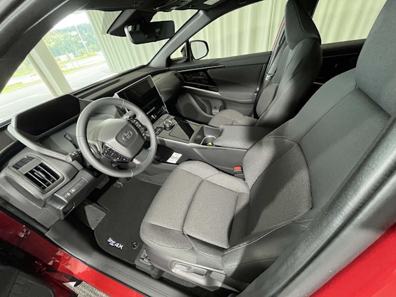 Vehicle image 4 Vehicle image 4