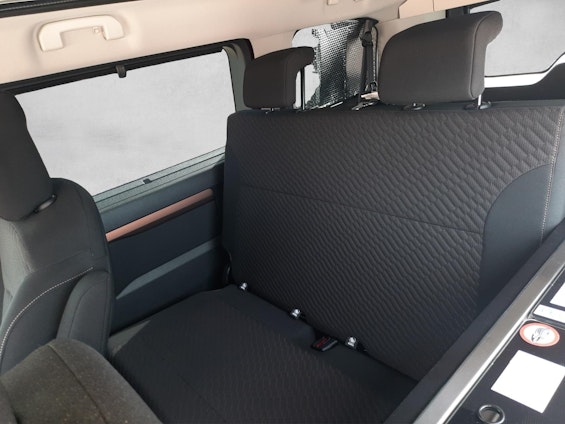 Vehicle image 6 Vehicle image 6