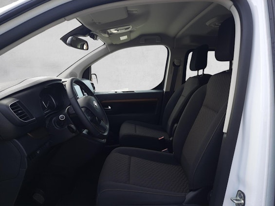 Vehicle image 4 Vehicle image 4