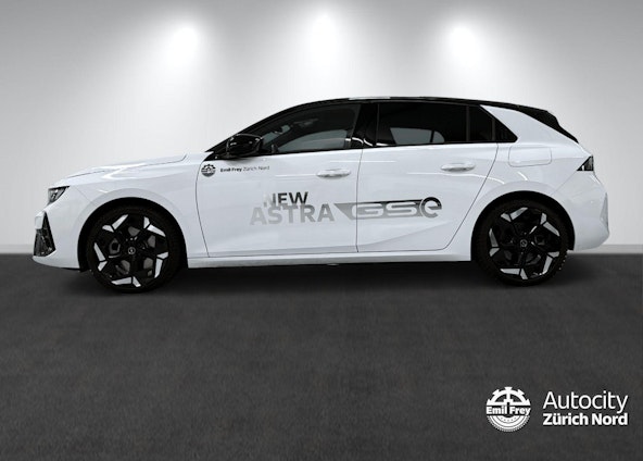 Vehicle image 4 Vehicle image 4