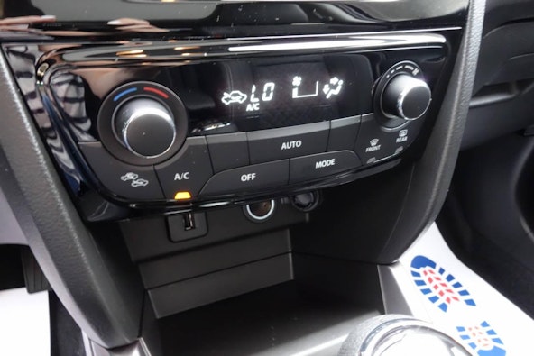 Vehicle image 9 Vehicle image 9