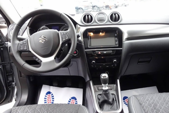 Vehicle image 10 Vehicle image 10