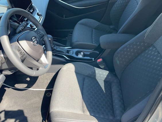 Vehicle image 9 Vehicle image 9