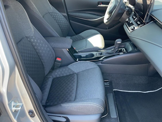 Vehicle image 19 Vehicle image 19