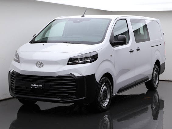 First vehicle image