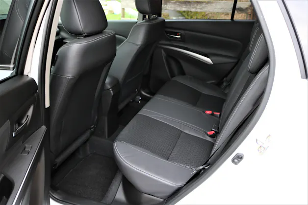Suzuki S-Cross 1.5 Compact Top Hybrid 4x4