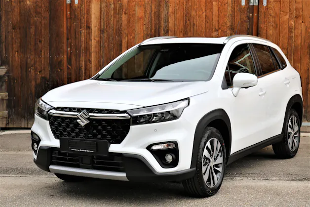 Suzuki S-Cross 1.5 Compact Top Hybrid 4x4